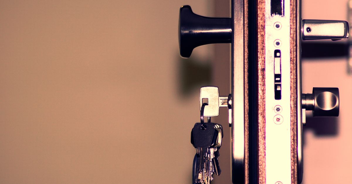 Code-compliant exits: panic bar installation and hardware your insurer expects — Harlem Trusted Locksmith