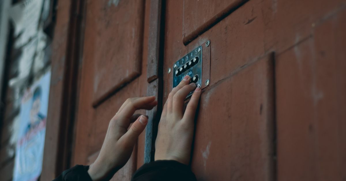 What Actually Happens When You Call for Home Lockout Service — Harlem Trusted Locksmith